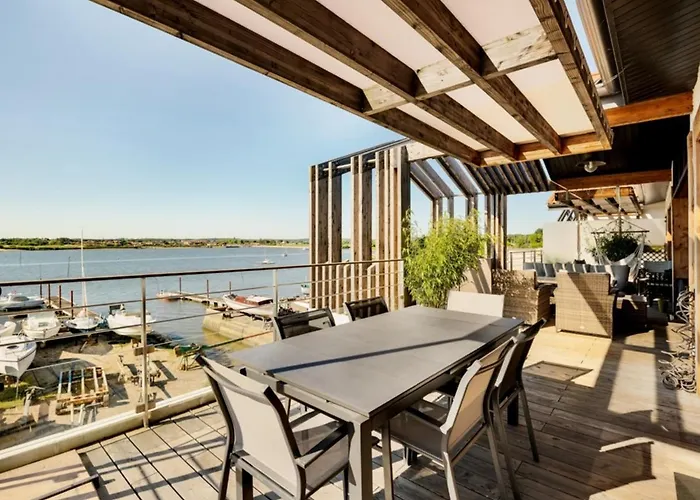 Lejlighed - Aiguillon - T5 Avec Terrasse, Parking Securise Et Wifi - Fr-1-319-404