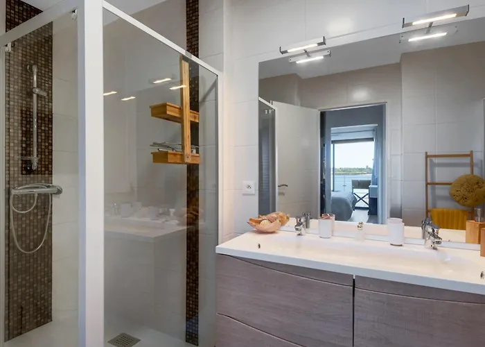 Lejlighed - Aiguillon - T5 Avec Terrasse, Parking Securise Et Wifi - Fr-1-319-404